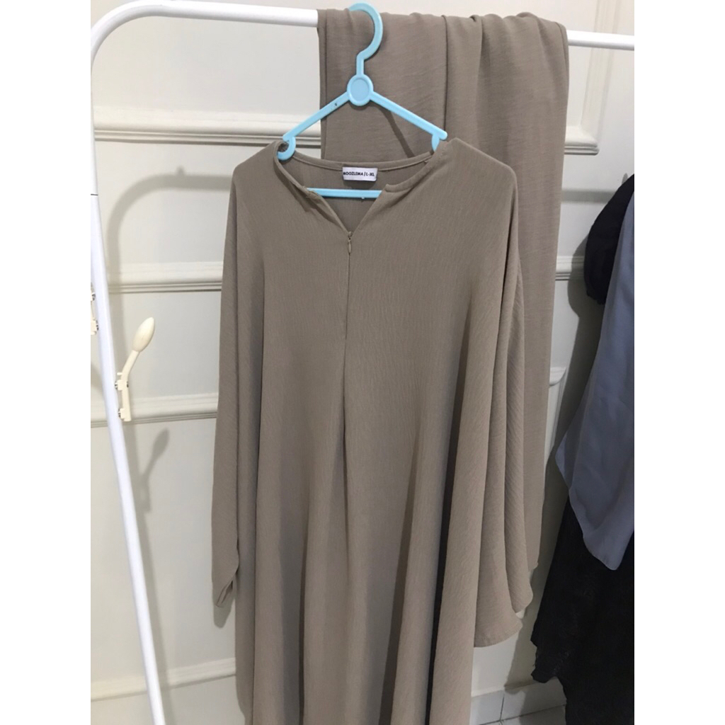 PRELOVED WANITA | PRELOVED SETELAN WANITA | PRELOVED MOOZLEMA | ONESET WANITA |