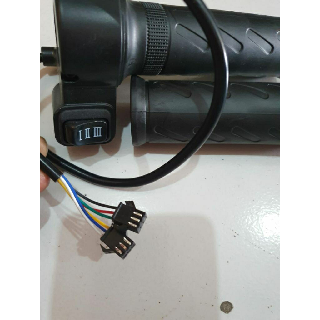 Handle Gas sepeda listrik Pasific . kuang Yu . Goda