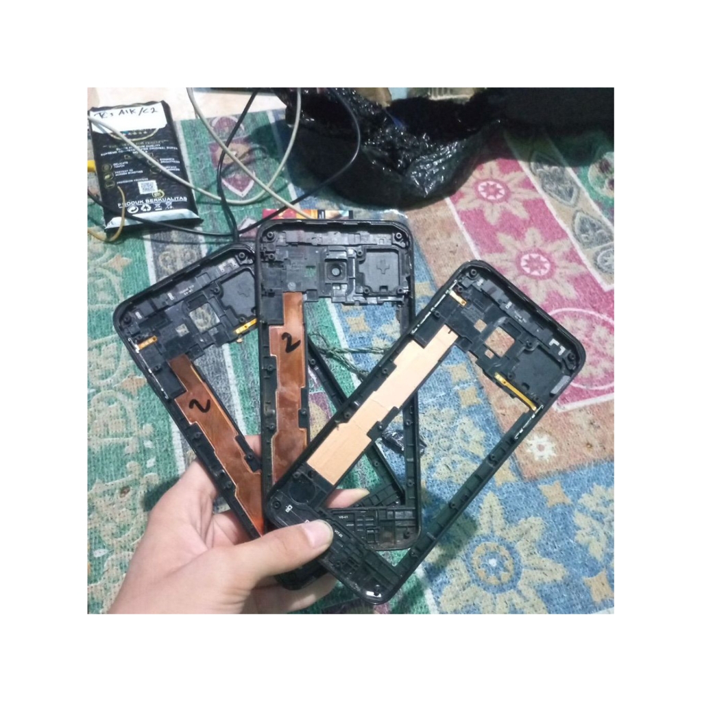 middle samsung galaxy j4 plus bekas pemakaian 97% layak di pakai asli original copotan