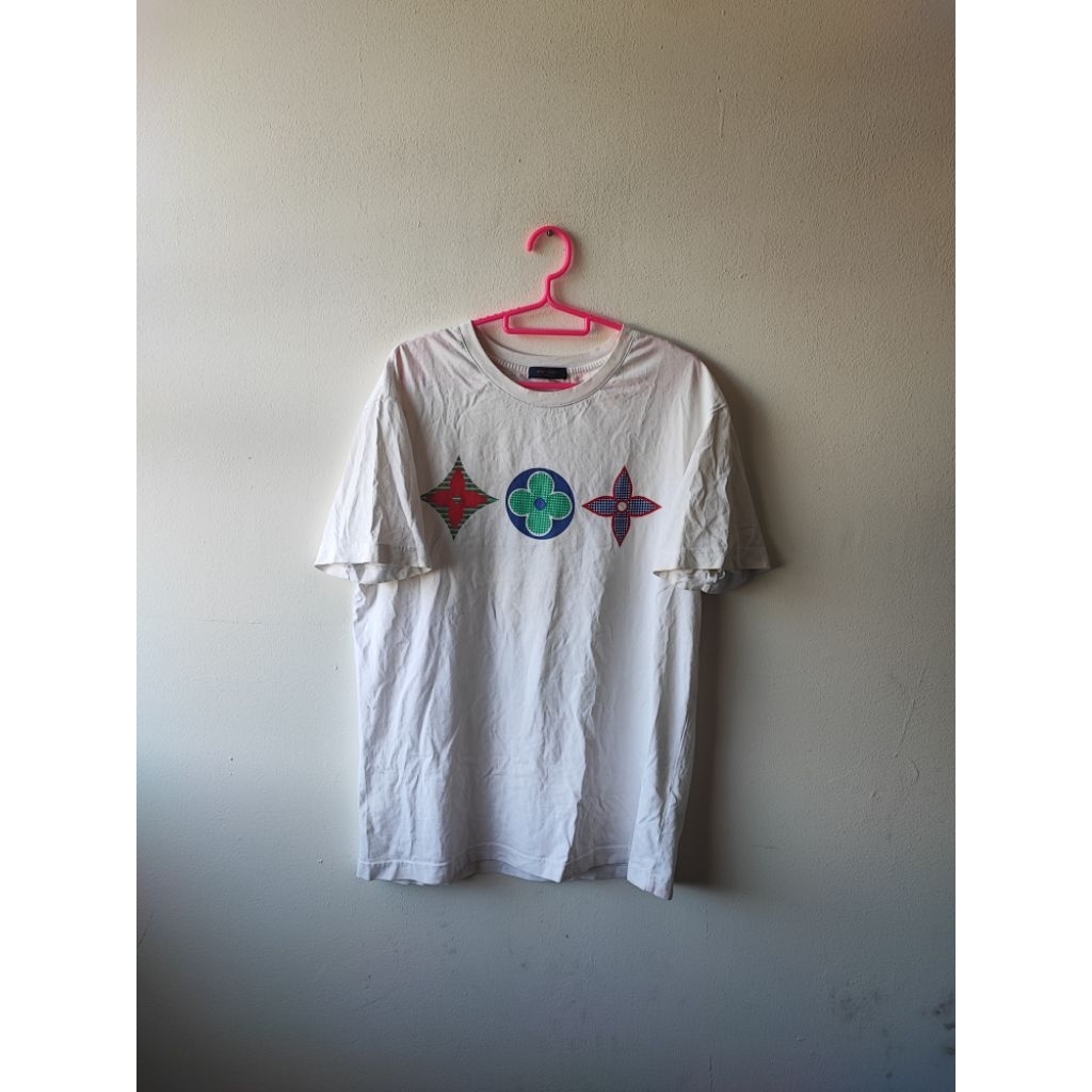 KAOS LOUIS VUITTON WHITE ORIGINAL?