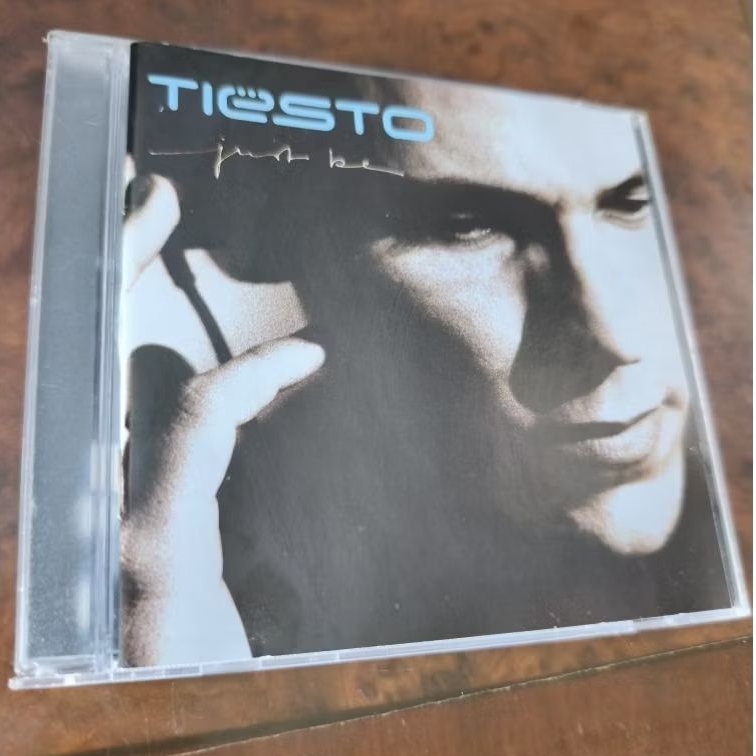 CD Musik original TIESTO just be isi 2 keping