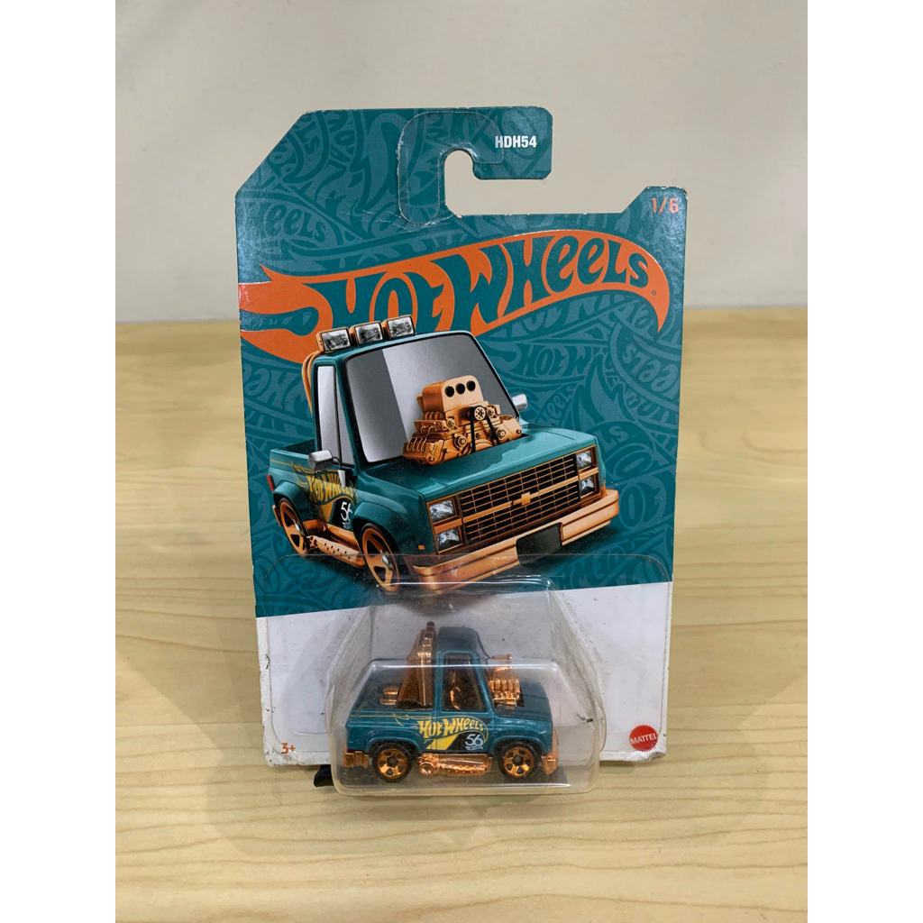 hot wheels toon’d 83 chevy silverado hijau