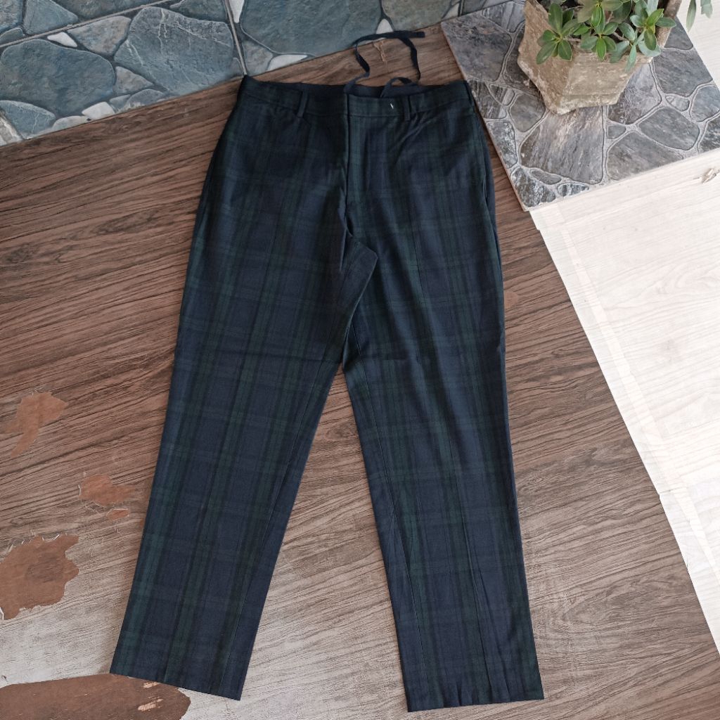 ankle pants uniqlo tartan hijau hitam muluss ( sz 32 perhatikan pxl)