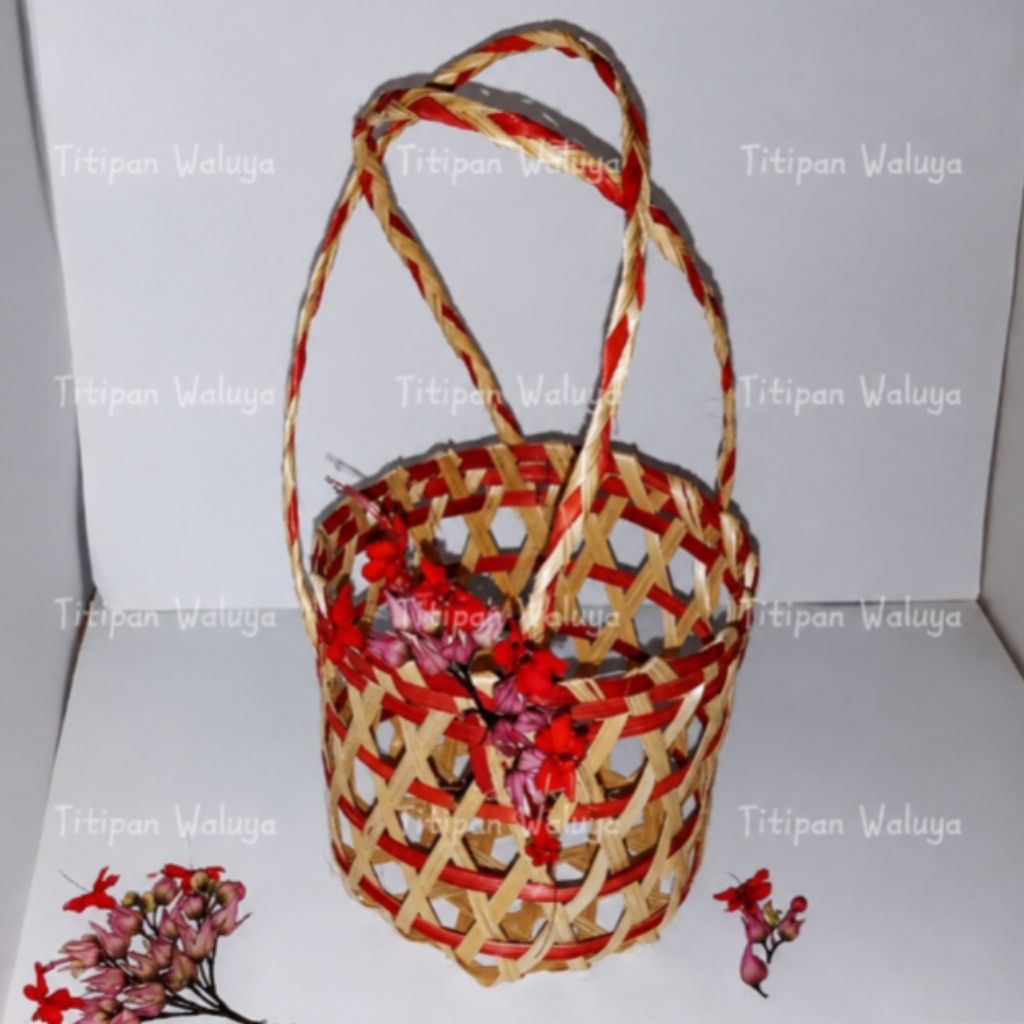 Tas anyaman bambu / Tas hampers bulat kepang warna merah souvenir / Tas bingkisan