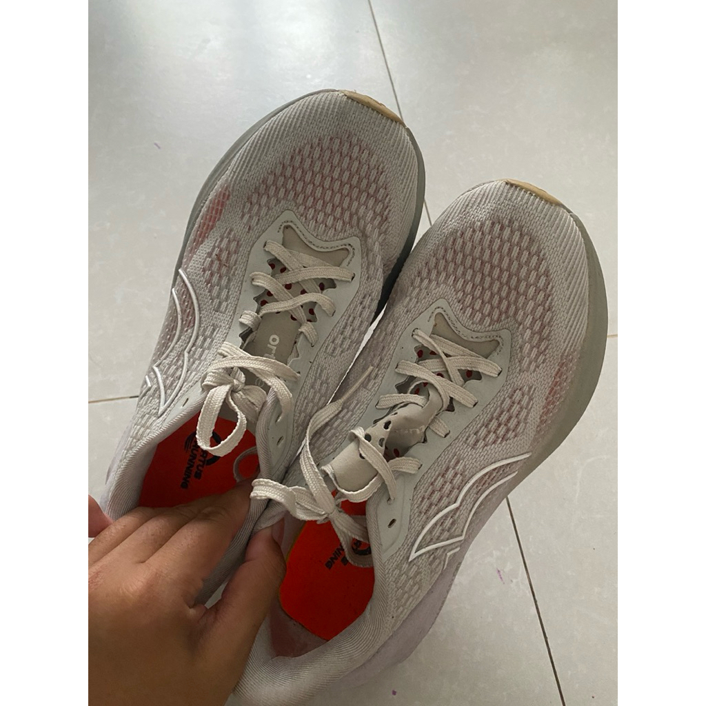 Preloved Sepatu Running Ortuseight Hyperblast ORI