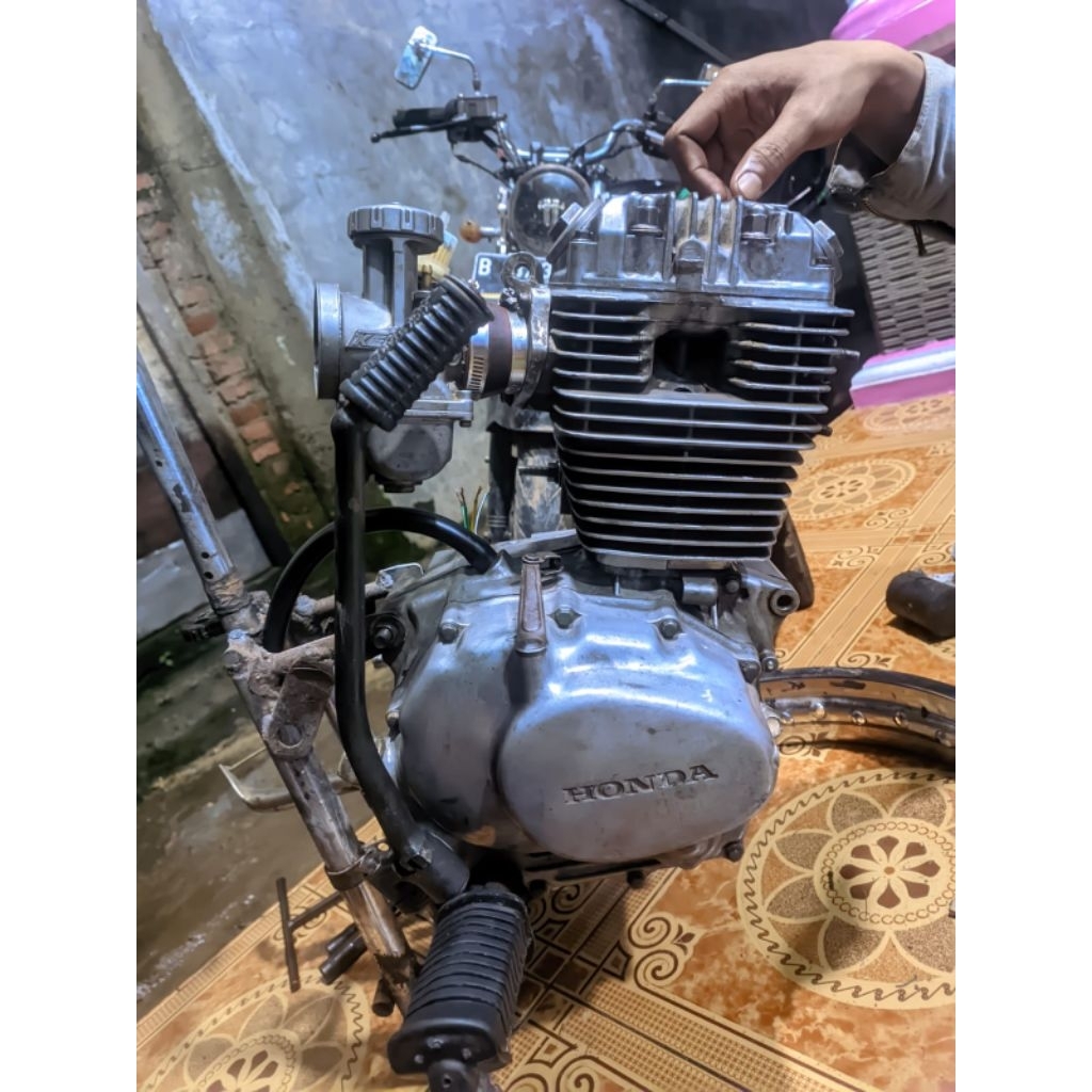 Mesin GL100
