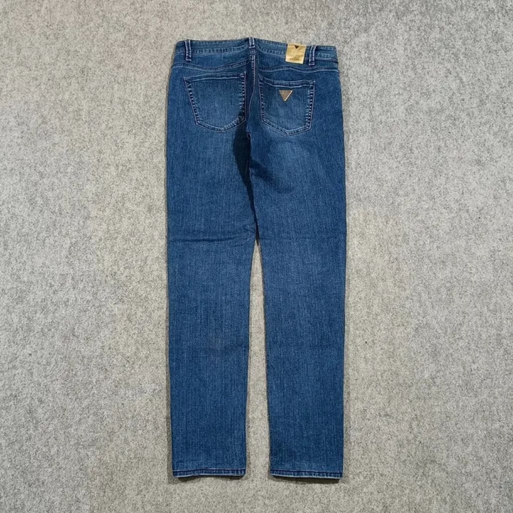 Celana Tapered jeans panjang pria GUESS size 31 second