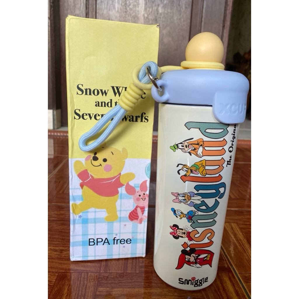 Botol minum Smiggle Disney