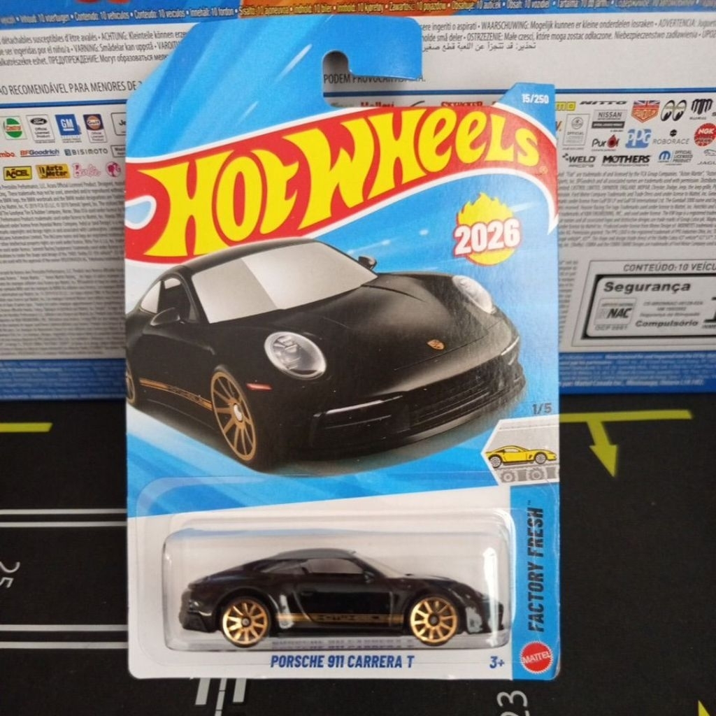 Hot Wheels Porsche 911 Carrera T Hitam