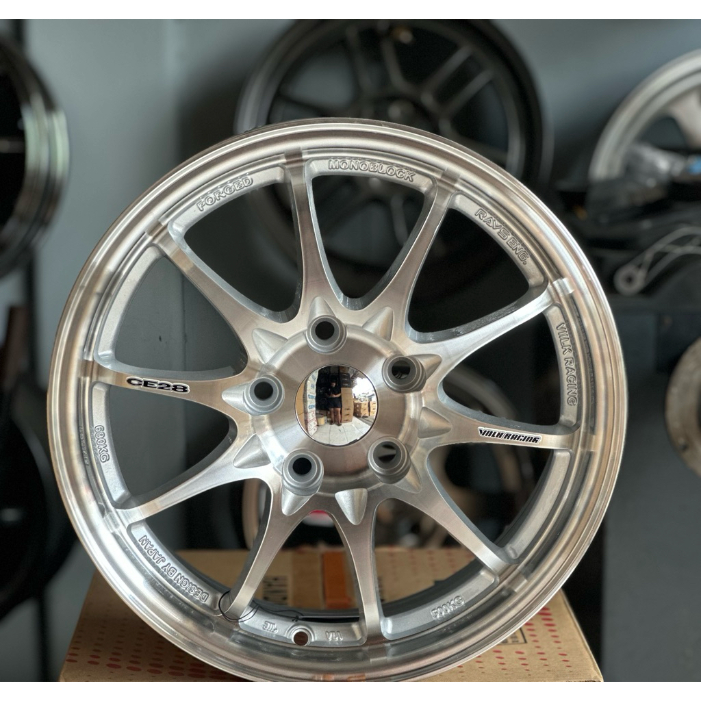 Velg CE28 Full Polis R16 Kondisi Baru