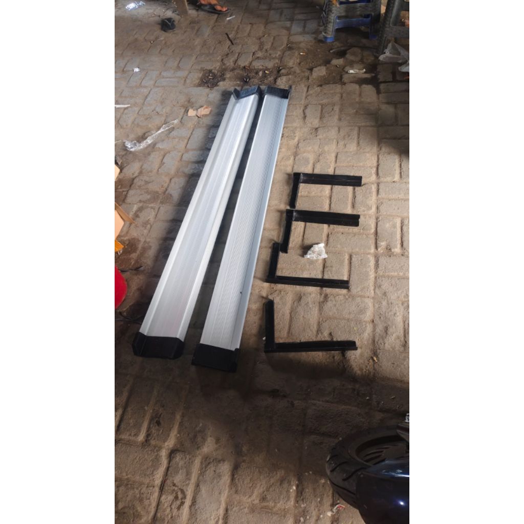 Foot step footstep injakan samping mobil futura atau ss