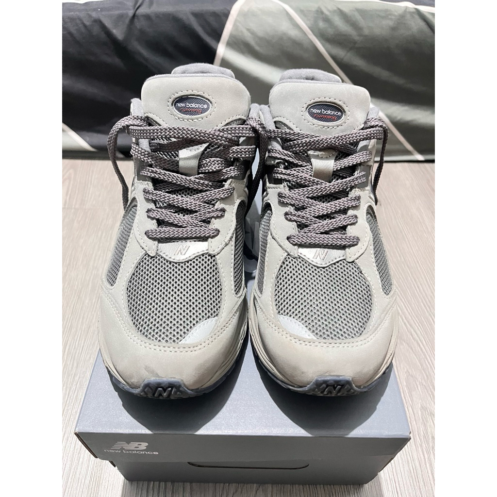 NB 2002r Light Grey 100% Original
