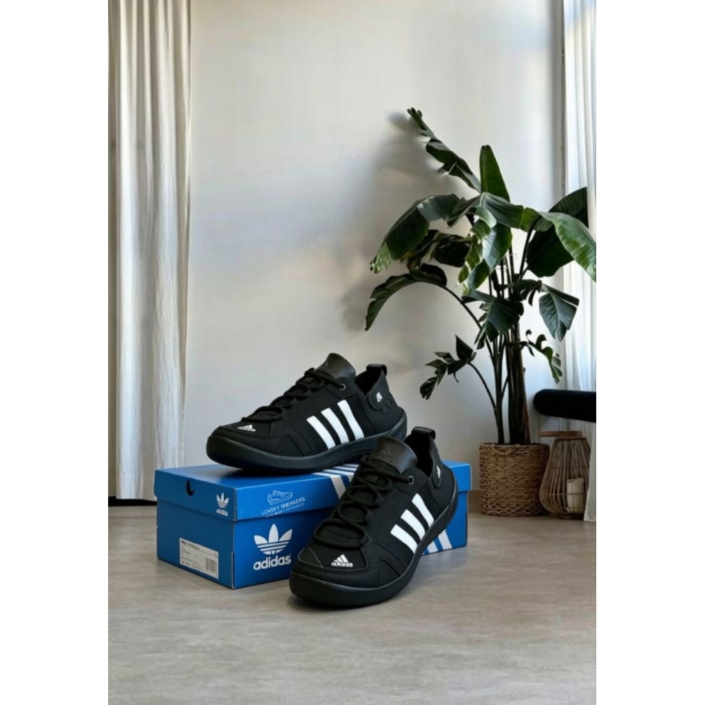 Sepatu Sneakers Pria Adidas Daroga Climacool Black White