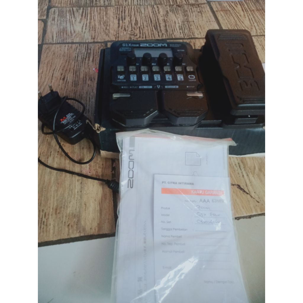 zoom G1x four