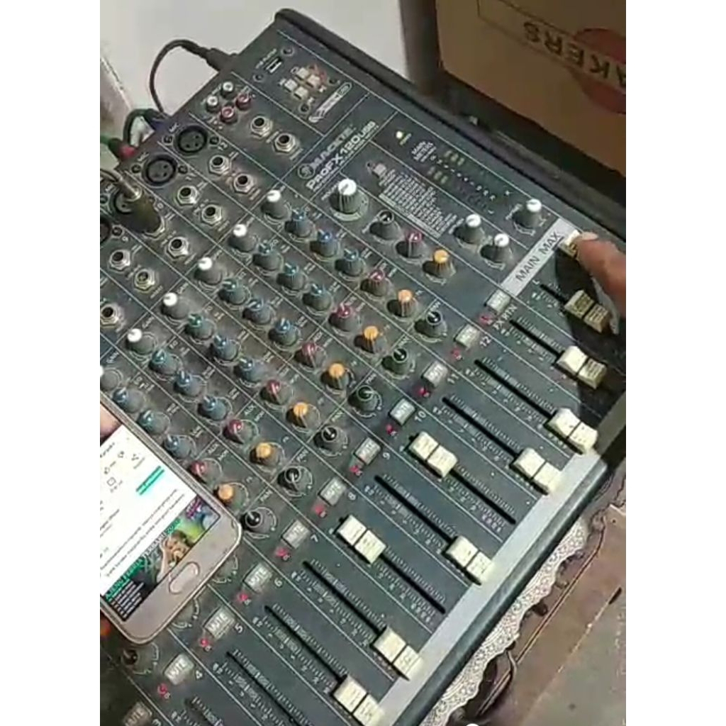 Mixer Audio Mackie profx120