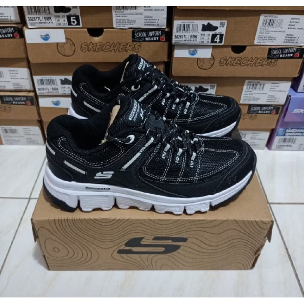 [Q] Sepatu Skechers Stamina “Black”