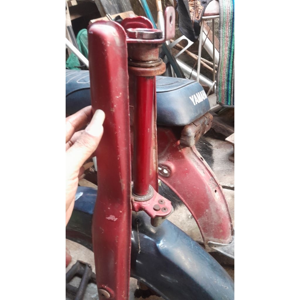 FORK ARM DEPAN YAMAHA V80 ORIGINAL