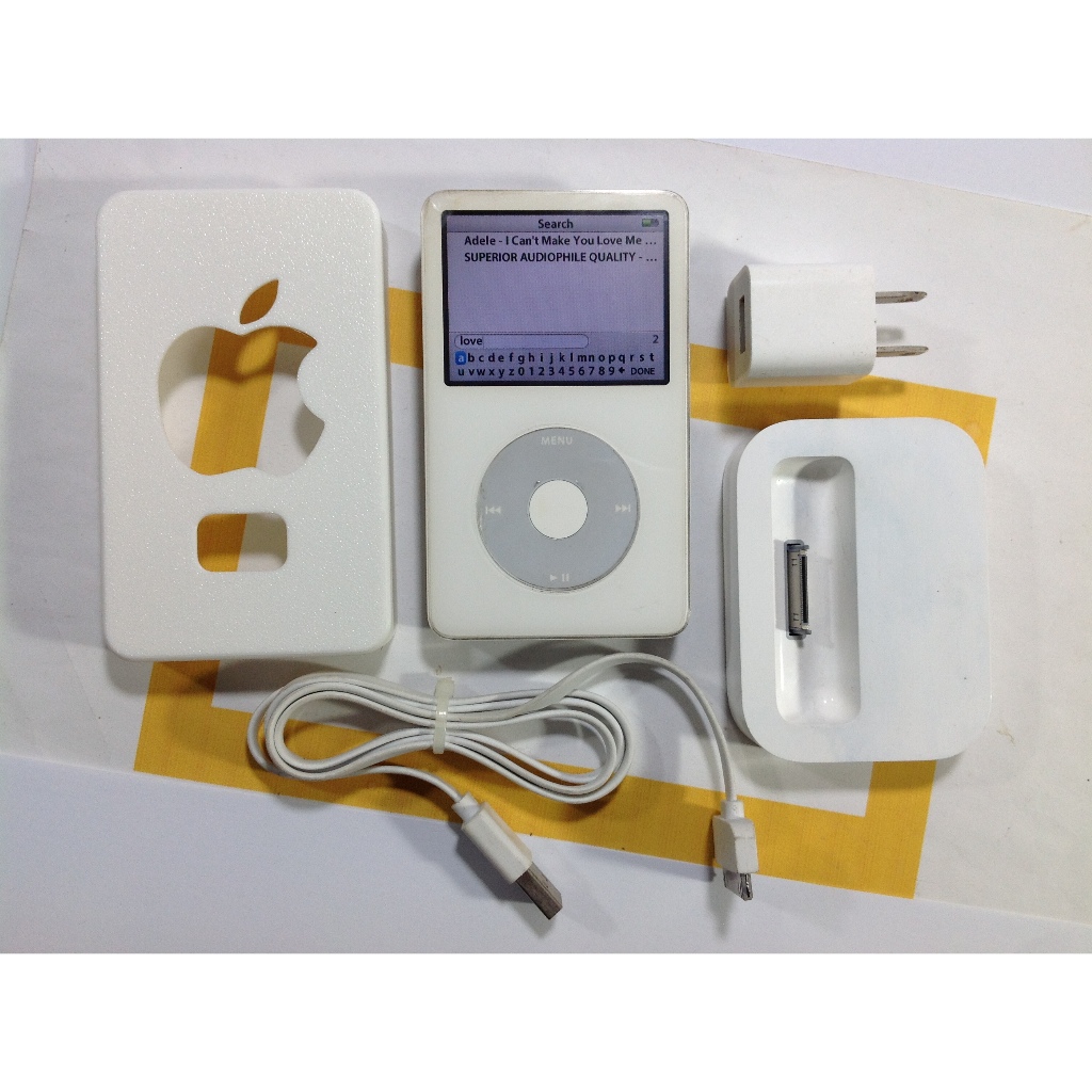5.5th 80gb white ipod classic xyz dock case