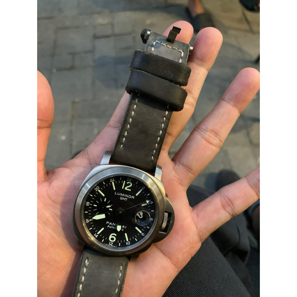 Jam Tangan Panerai Luminor GMT Automatic Leather Strap – Kondisi Bekas