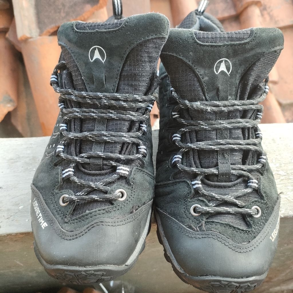 Sepatu Outdoor Leisure Time