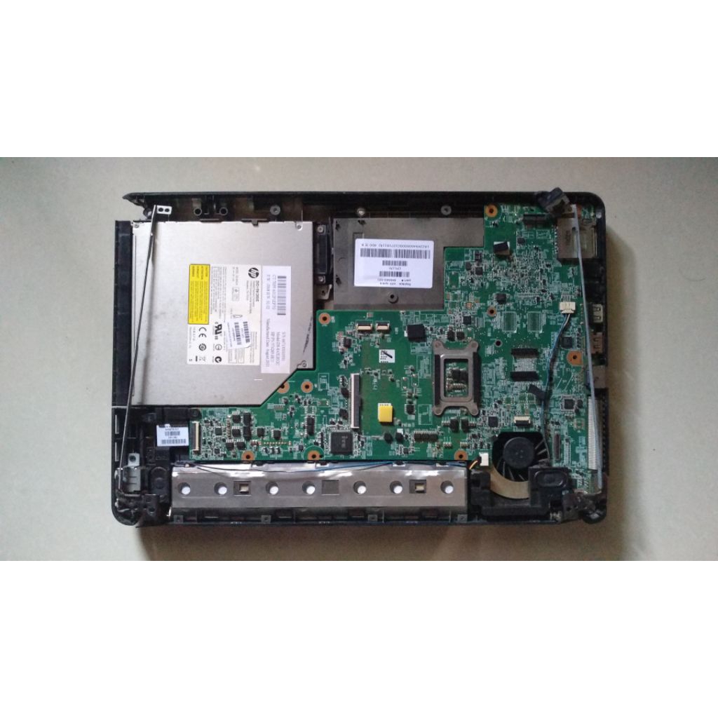 Motherboard / mesin Laptop hp 430 core i3 + casing apa adanya