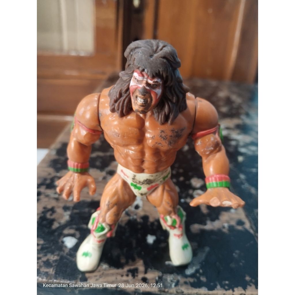 Figur Pegulat WWE The Ultimate Warrior seri Hasbro WWF tahun 1990-1991.