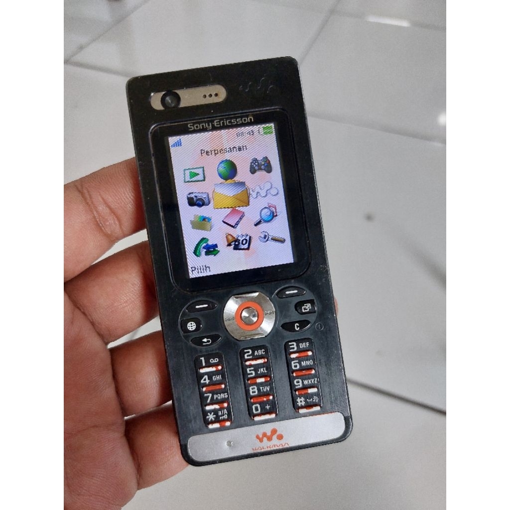 Sony Ericsson W880i