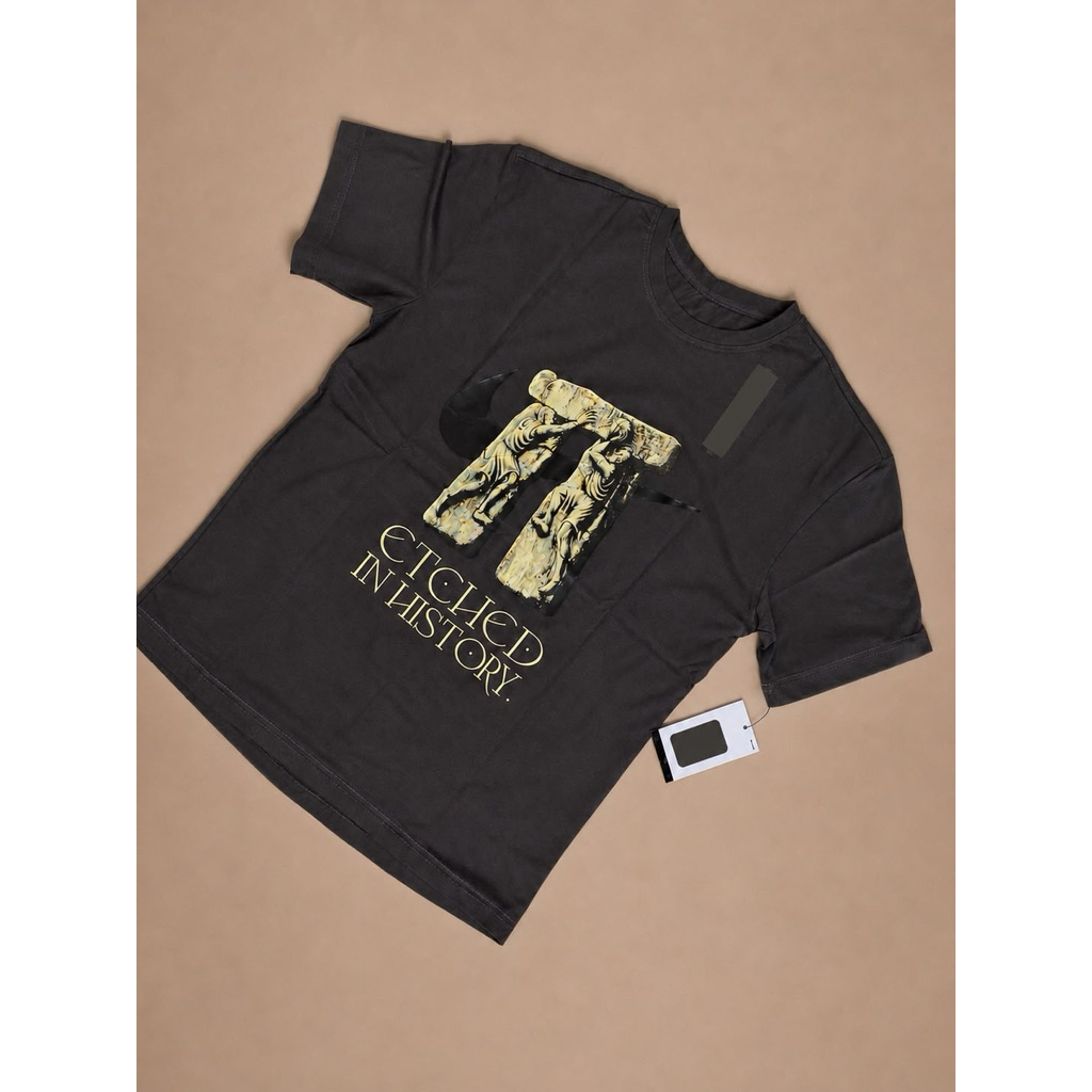 graphic tee