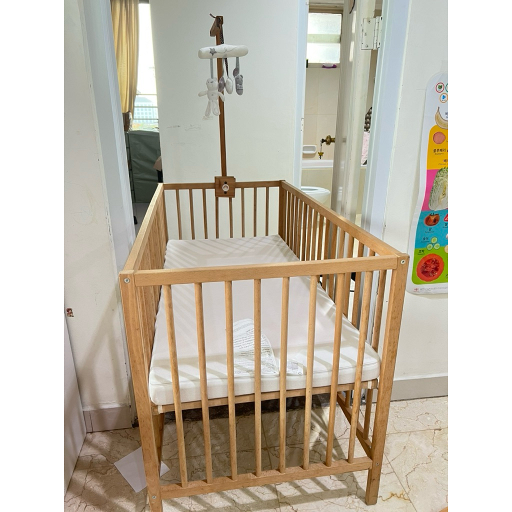 Baby cot ranjang Bayi IKEA SNIGLAR Preloved like new + matras + baby guard + sprei