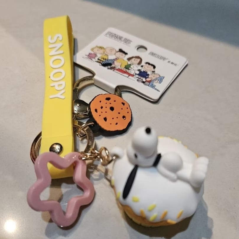 Snoopy Peanuts gantungan kunci bag charm Ganci Miniso Snoopy Peanuts ori new ready