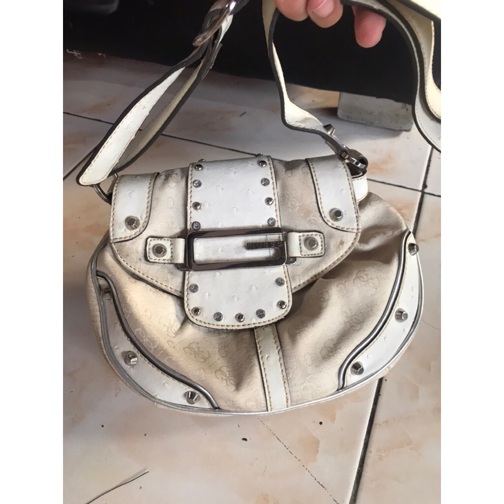 tas guess vintage slin bag