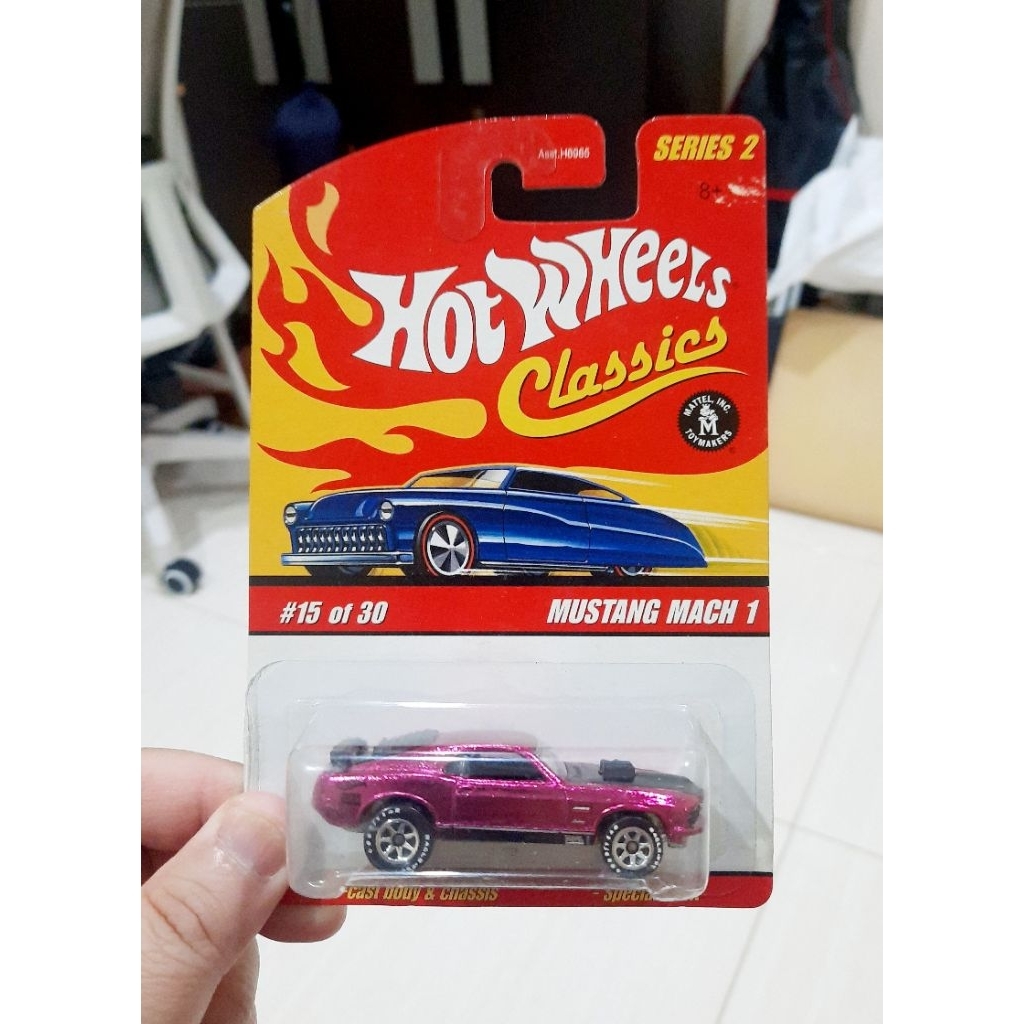 HOT WHEELS CLASSICS MUSTANG MACH 1 PINK