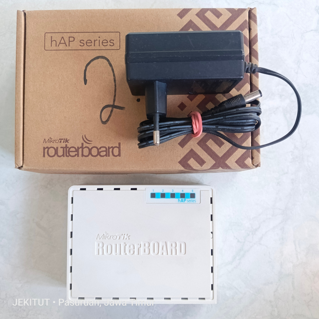MikroTik RB951Ui-2nD hAP • MikroTik hAP