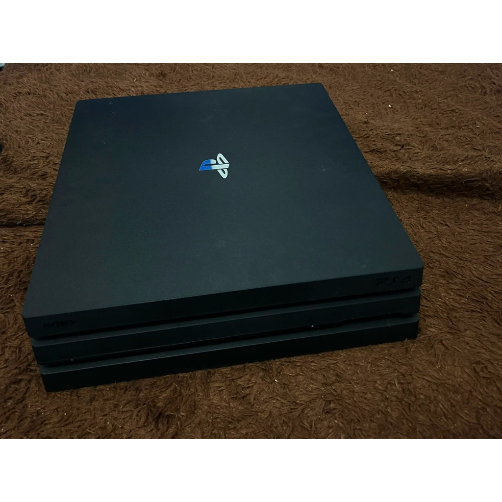 Ps4 pro hen 1 tb second