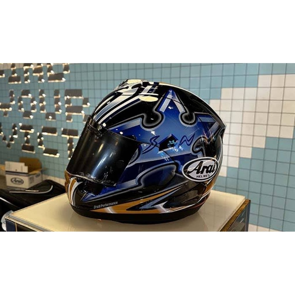 helmet arai suriken