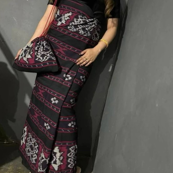[READY] SARUNG TORAJA, TAS SEPU, SARUNG JEPARA, SARUNG WANITA BLANGKET TORAJA MOTIF ETNIK