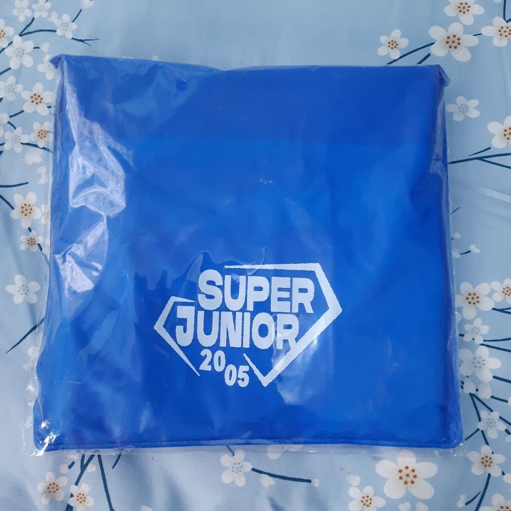SUPER JUNIOR RAINCOAT MD 20TH ANNIVERSARY