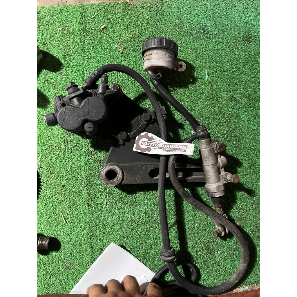 Pengeriman Belakang Satu set kaliper master belakang Minerva