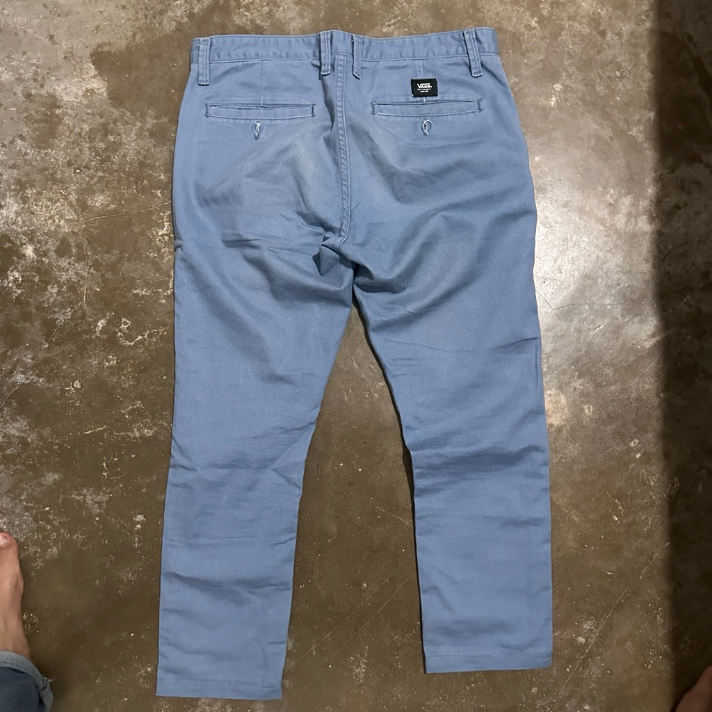 celana chinos vans min resize