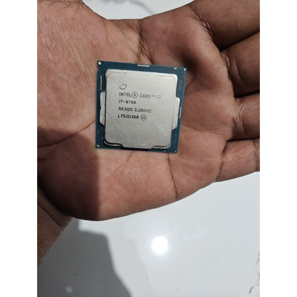 prosesor intel i7 8700