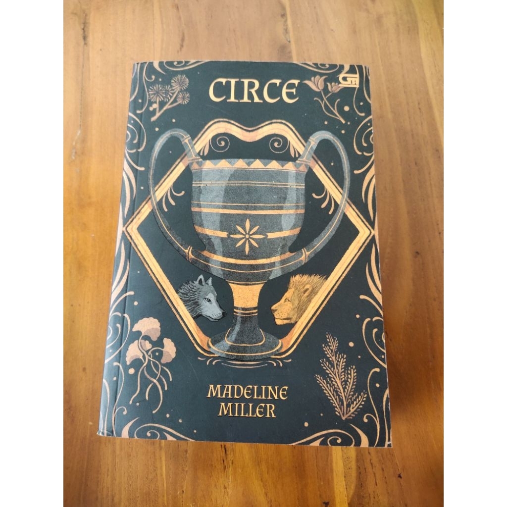 [PRELOVED] Circe