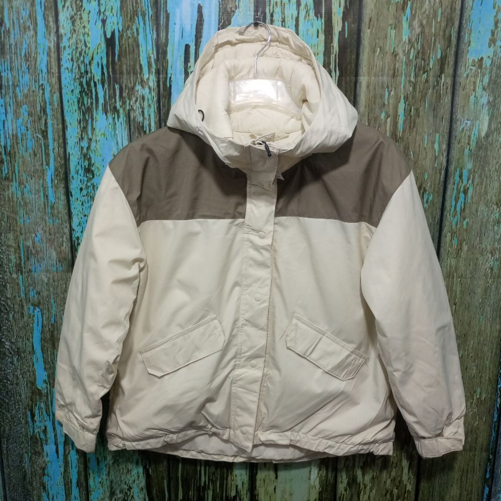Jacket puffer GU ACTIVE outdoor keren nyaman dipakai size S fit L (Panjang 68cm Lebar 55cm)