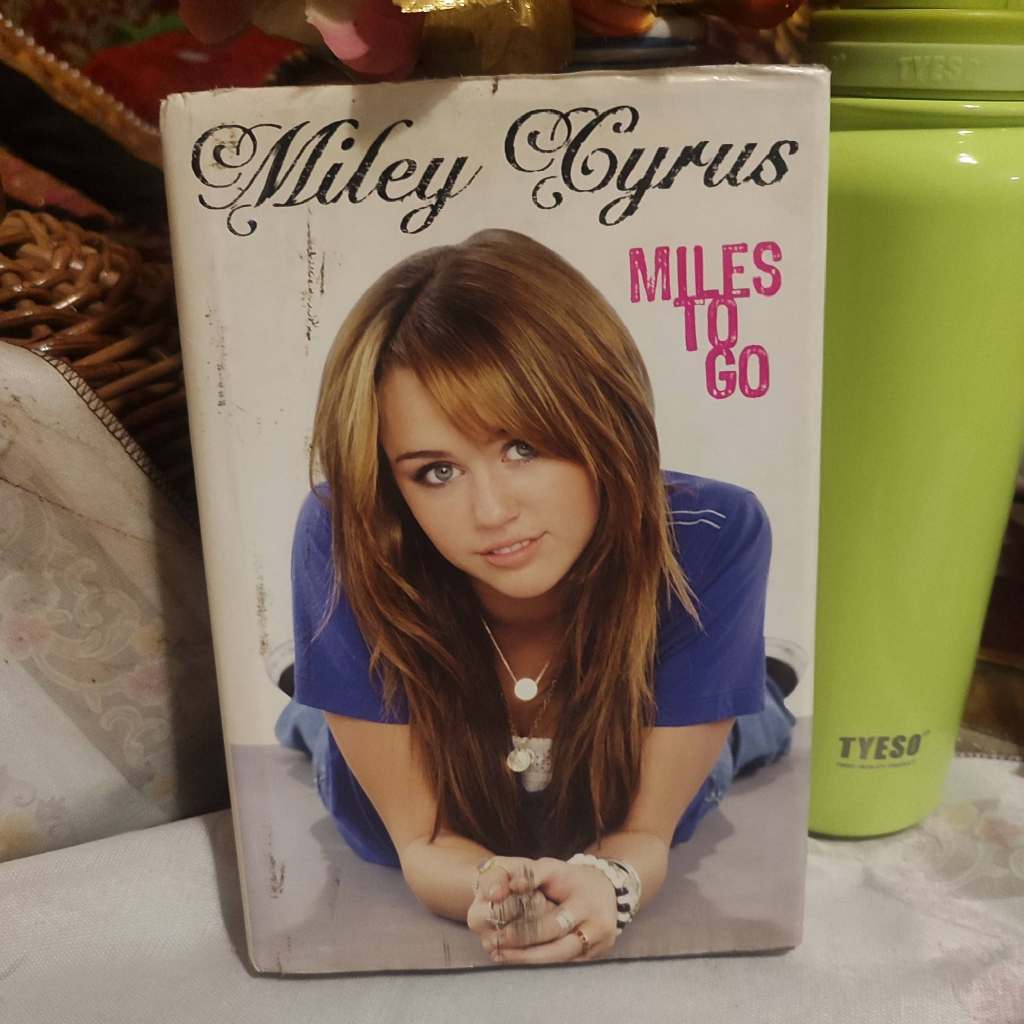Miley Cyrus: Miles to Go
