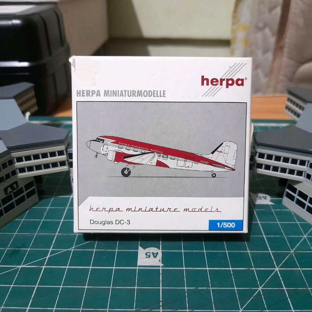 Herpa Wings skala 1:500 - Douglas DC 3 Herpa Miniature Models (HWP33)