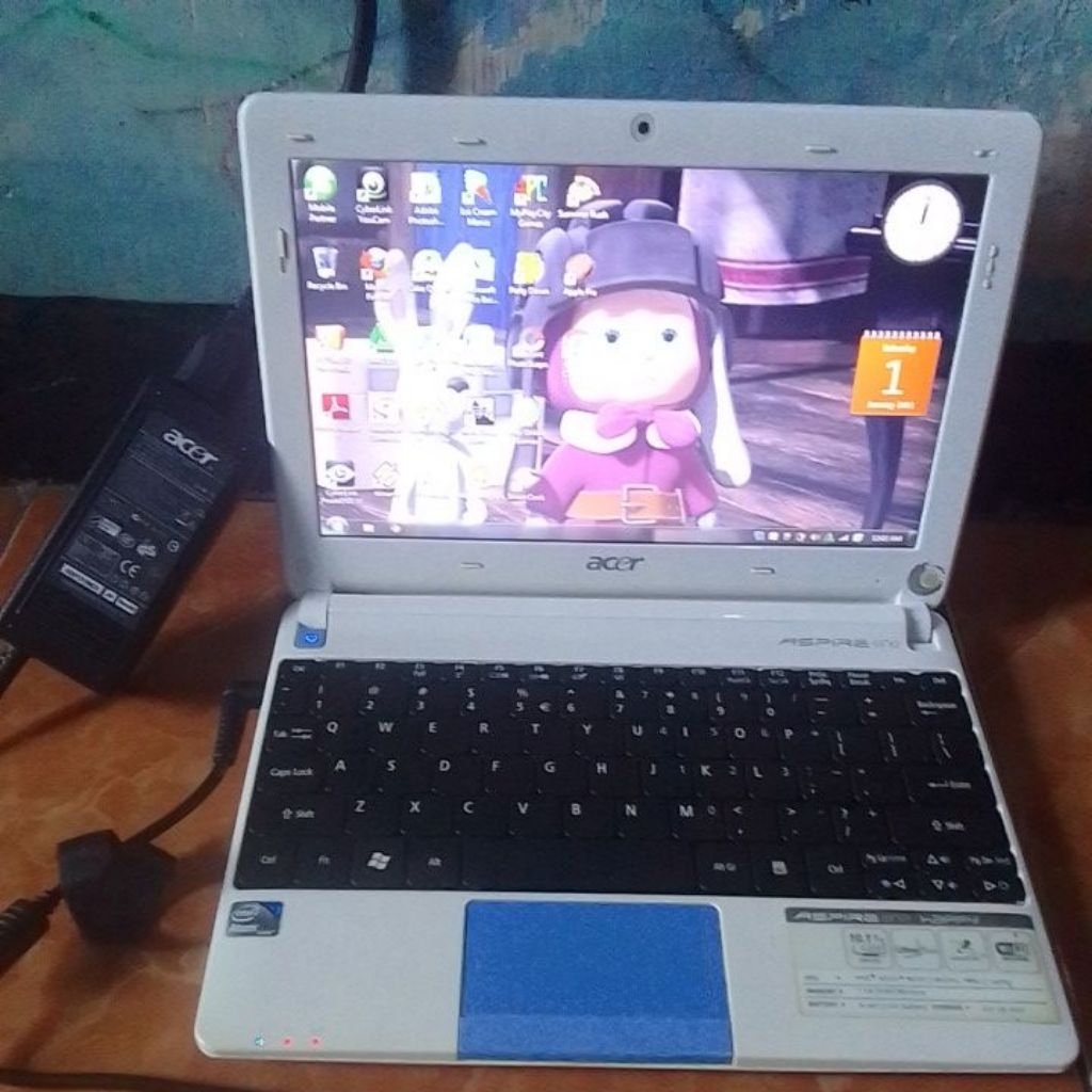 Notebok acer Aspire One N570 Intel AtomMinus batrei