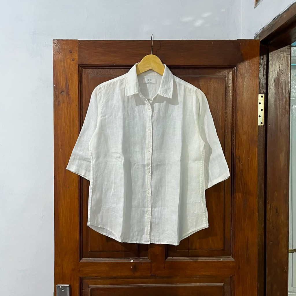 [S-M] Uniqlo Linen White Shirt  - P(65)xLD(48)