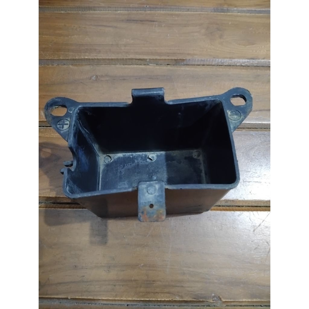 tempat/wadah aki suzuki fx 125 original copotan