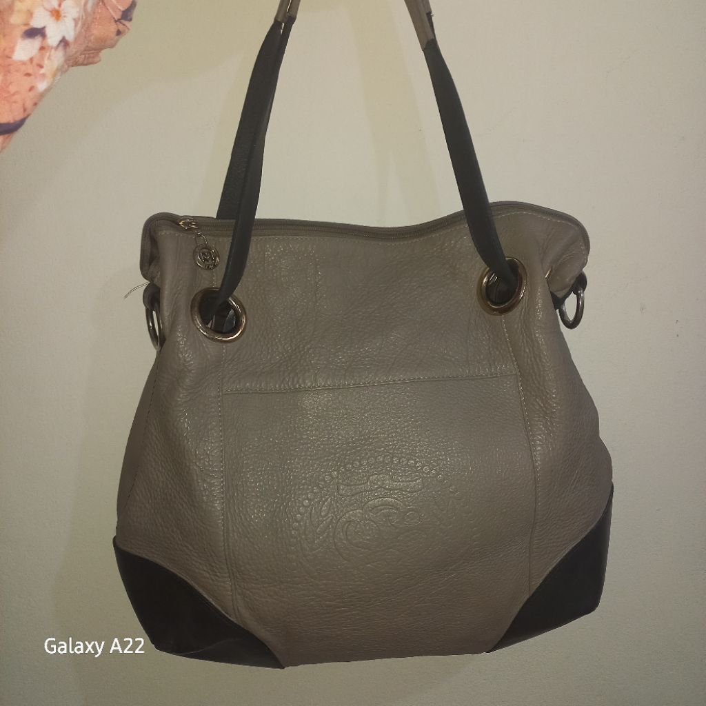 tote bag kulas dari Piorina Italy. lengkap tag. minus talpan detail lihat foto