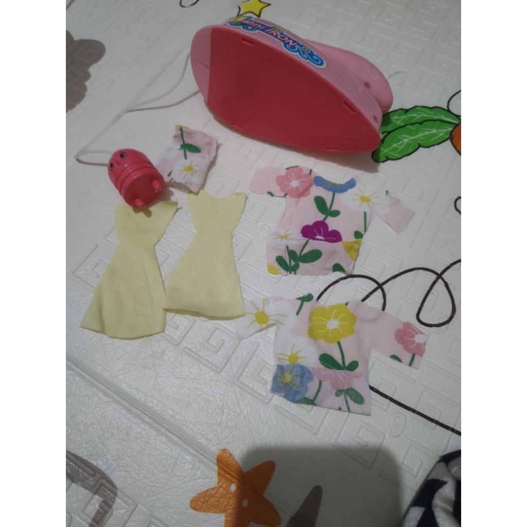 Preloved Mainan Setrika dan baju celana kain