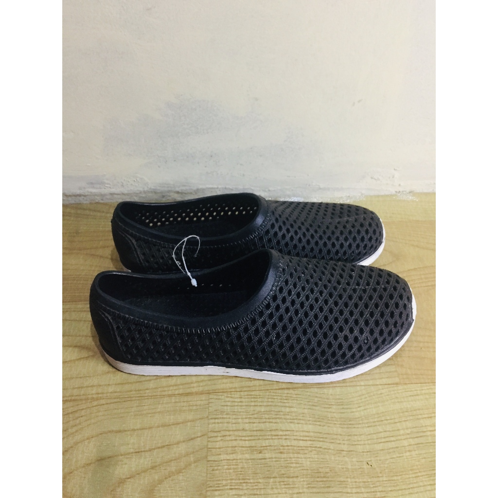 Sepatu Karet Wanita Slip On Baru Stok Lama, Second,